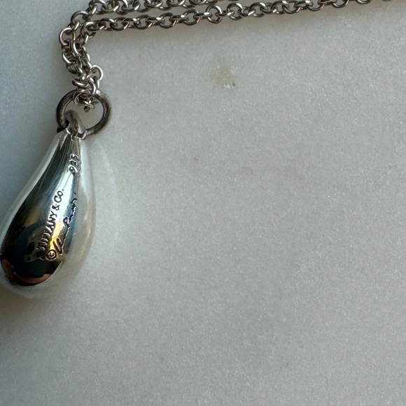 HP! ππ Tiffany & Co. Elsa Peretti Teardrop Pendant in Sterling Silver - Picture 7 of 11